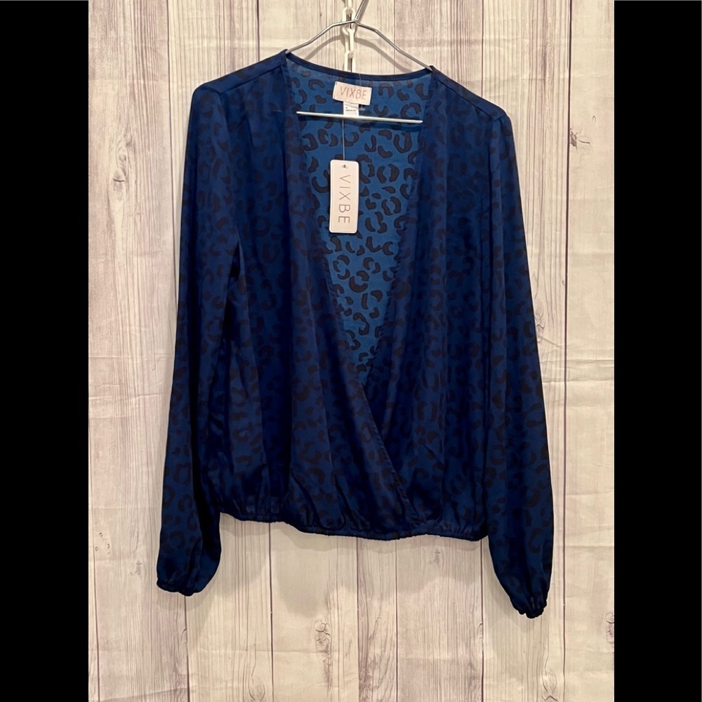 VIXBE v-neck blue top Long sleeve / size M